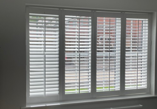 Lounge Shutter with Split Tilts